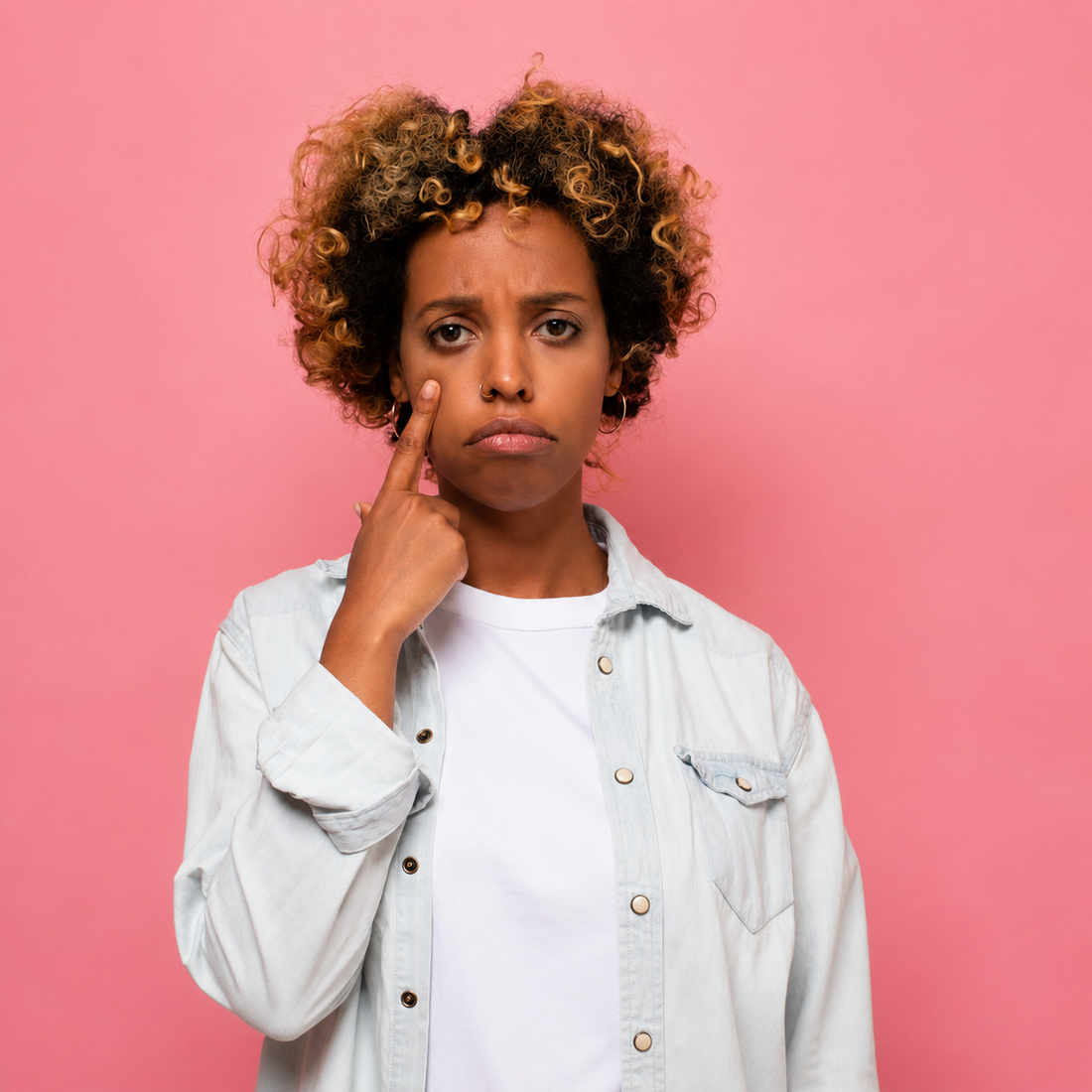 Acné, granitos y marcas visuales: cómo complementar tu rutina de cuidado facial